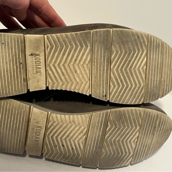 Kodiak Gray Ankle Boots with Suede Finish - Picture 13 of 15